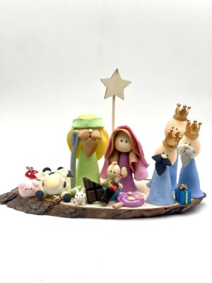 PESEBRE CON REYES ,VACA Y CERDITO